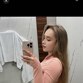 Lisa escort in  offers Zungenküsse services