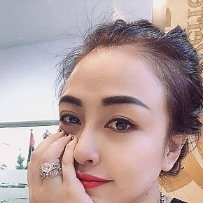 Mariam escort in Jeddah offers Girlfriend Experience (GFE) services