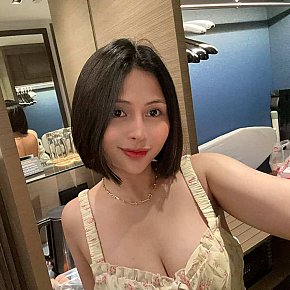 Venus escort in Singapore City offers Blowjob without Condom services