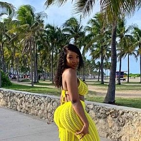Candy Super Booty
 escort in Mumbai offers Kissing services