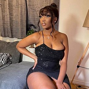 Candy Super Booty
 escort in Mumbai offers Kissing services