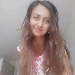 Lina Fitness Girl escort in Pattaya offers Oral cu Prezervativ services