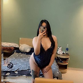 Fai-Fai escort in Manama offers Masaj Senzual Integral services