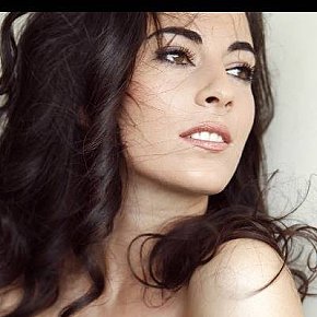 Sari Mature escort in London offers Anal Sex services
