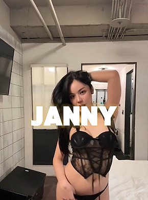 Janny escort in Bangkok offers Bacio alla francese services