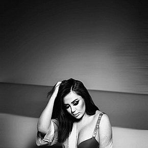 Karina Super Gros Seins escort in  offers Lécher l'anus (actif) services
