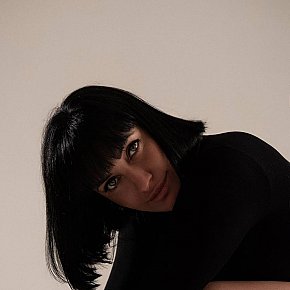 Nora Model/Ex-Model escort in Dubai offers BDSM services