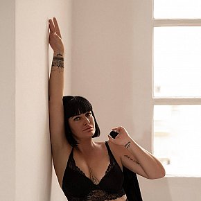 Nora Model/Ex-Model escort in Dubai offers BDSM services