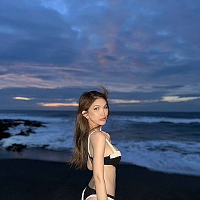 Ashley escort in Singapore City offers Kissing services