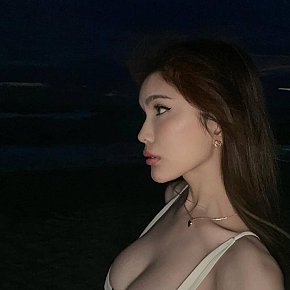 Ashley escort in Singapore City offers Kissing services