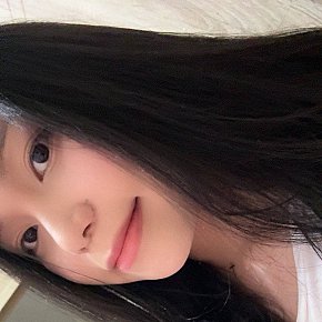 Mina escort in Manila offers Vídeos privados services
