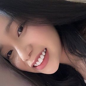 Mina escort in Manila offers Vídeos privados services