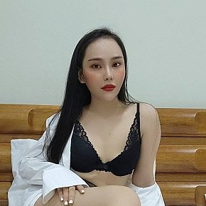 Trang escort in Singapore City offers Erotic massage services