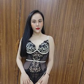 Trang escort in Singapore City offers Erotic massage services