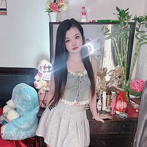 Mina escort in Abu Dhabi offers Ganzkörpermassage services