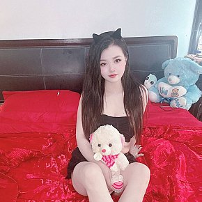 Mina escort in Abu Dhabi offers Ganzkörpermassage services