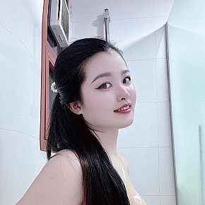 Mina escort in Abu Dhabi offers Ganzkörpermassage services