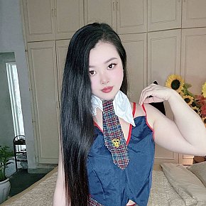 Mina escort in Abu Dhabi offers Ganzkörpermassage services