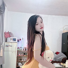 Mina escort in Abu Dhabi offers Ganzkörpermassage services