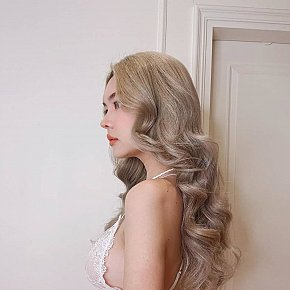 Leena Model/Fost Model escort in Tokyo offers Oral fără Prezervativ services