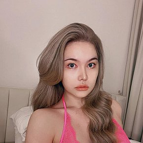 Leena Model/Fost Model escort in Tokyo offers Oral fără Prezervativ services