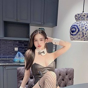Siro escort in Dubai offers Masaje sensual de cuerpo completo
 services