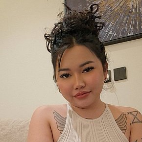 Rose escort in  offers Ejaculação na boca services