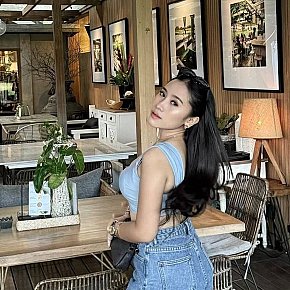 Dania escort in Singapore City