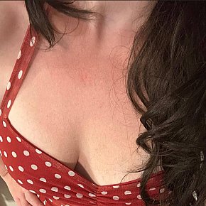 Julia Ocasional escort in Lyon offers Experiência com garotas (GFE) services