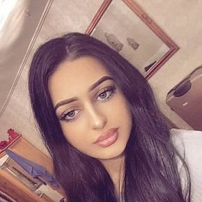Jane Pequeña Y Delgada escort in Dubai