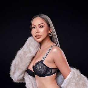 Ellie escort in Koh Samui offers Sega services