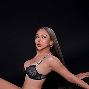 Ellie escort in Koh Samui offers Sega services