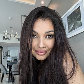 Tina Superpeituda escort in Paris offers Ejaculação na boca services