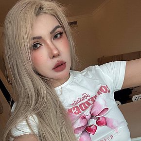 Lisa escort in Dubai offers Rimming (passivo) services