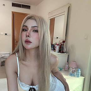Lisa escort in  offers Zungenanal (passiv) services