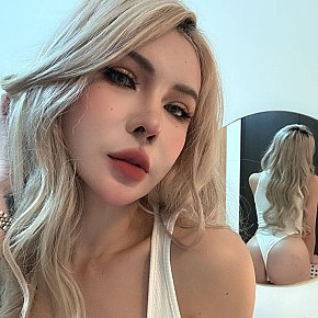 Lisa escort in  offers Zungenanal (passiv) services
