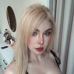 Lisa escort in  offers Zungenanal (passiv) services