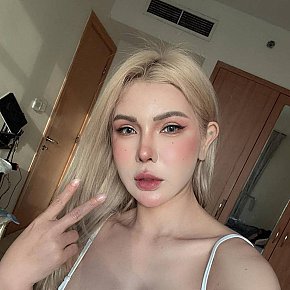 Lisa escort in  offers Zungenanal (passiv) services
