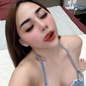 Julia escort in Abu Dhabi offers Bacio services
