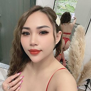 Julia escort in Abu Dhabi offers Bacio services