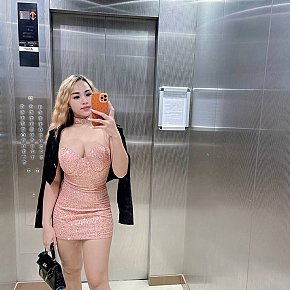 Julia escort in Abu Dhabi offers Bacio services
