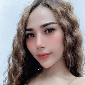Julia escort in Abu Dhabi offers Bacio services