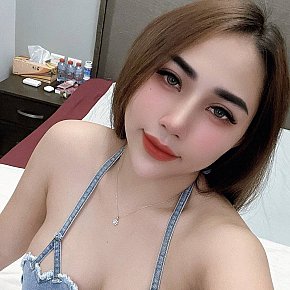 Julia escort in Abu Dhabi offers Bacio services