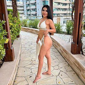 Aliya escort in Dubai offers Pompino senza preservativo services