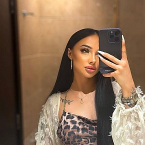 Vikki escort in 
