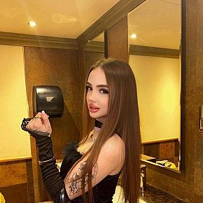 Vikki escort in 