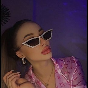 Vikki escort in 