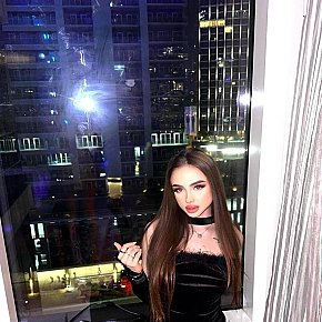 Vikki escort in 