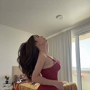 Haifa escort in Abu Dhabi offers Maîtresse (soft) services