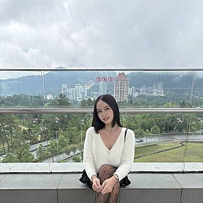 Hot girl in Manila offers Girlfriend Experience(GFE)